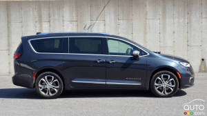 2021 Chrysler Pacifica Pinnacle Review: Luxury, American-Style